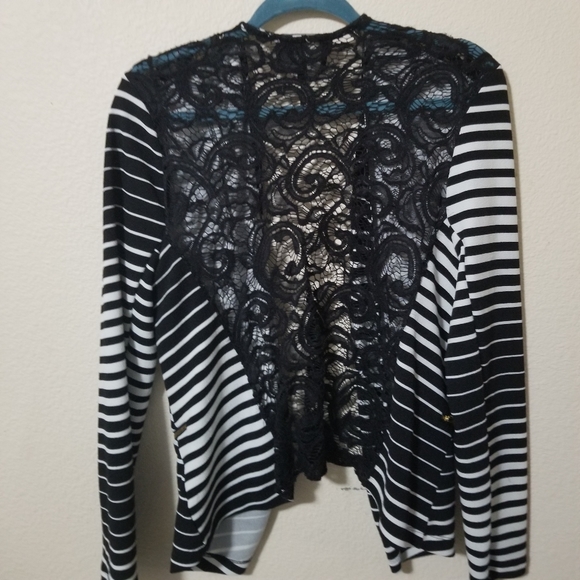 Top - Picture 2 of 2